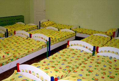 Кровати для дошкольных учреждений в Доме ребенка